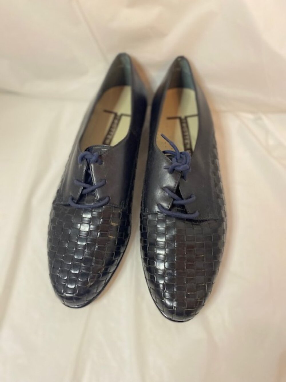 Trotters Lizzie Navy Woven Leather Lace-Up Oxford Flats - Size 8M
